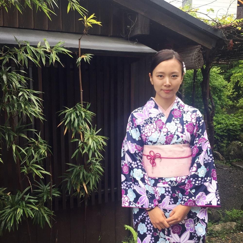 Meet your Posher, Iris